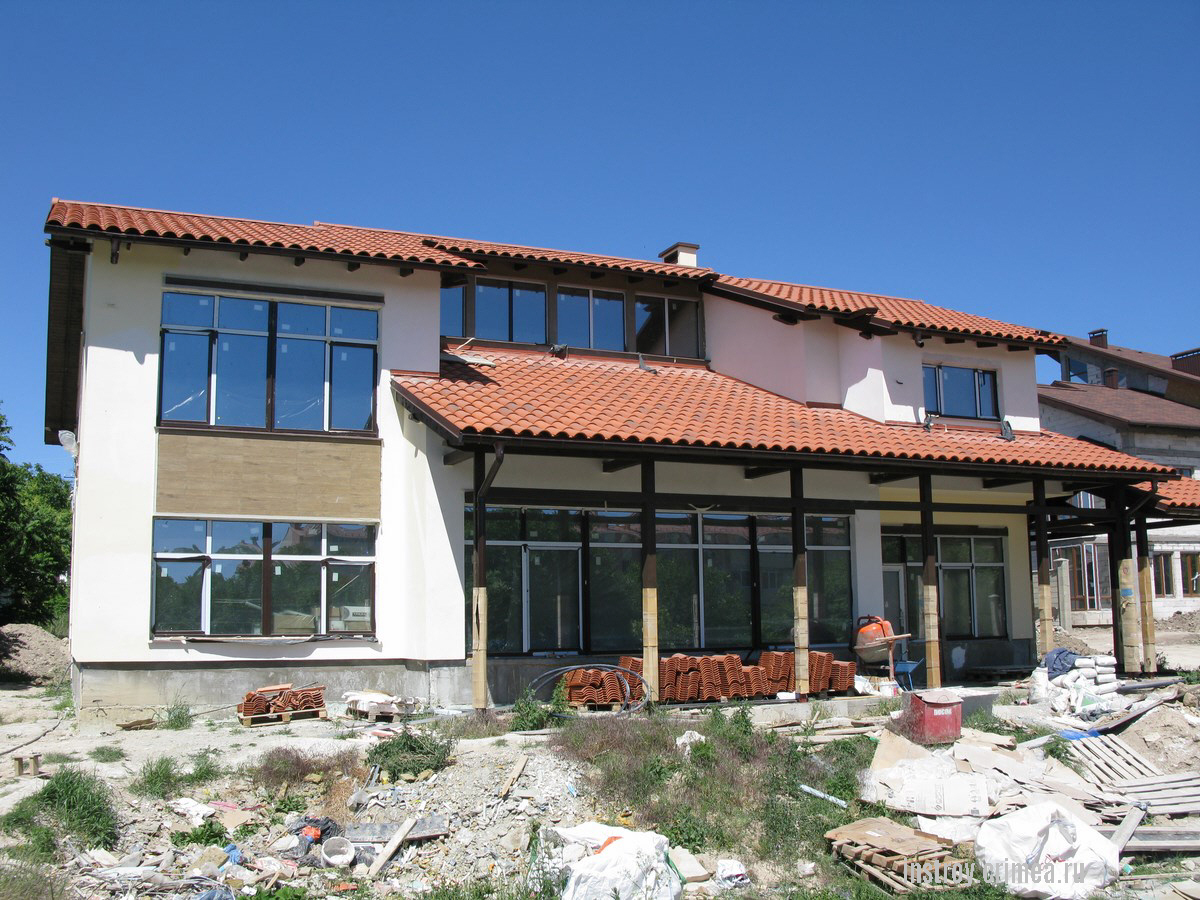 Двухэтажный дом мансардой в Симферополе. Заказать проект Крыму: Алушта, Симферополь, Севастополь, Евпатория, Бахчисарай, Ялта