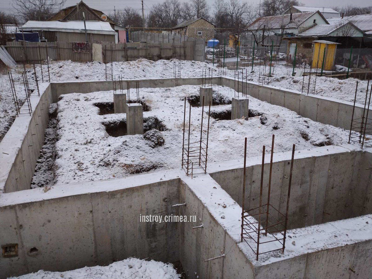 Монолитные ленточные фундаменты дома из ракушки, Симферополь