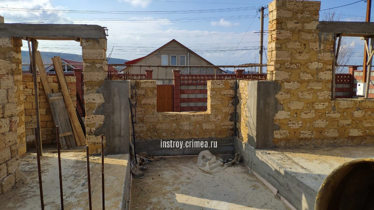 Кладка ракушечника в Симферополе