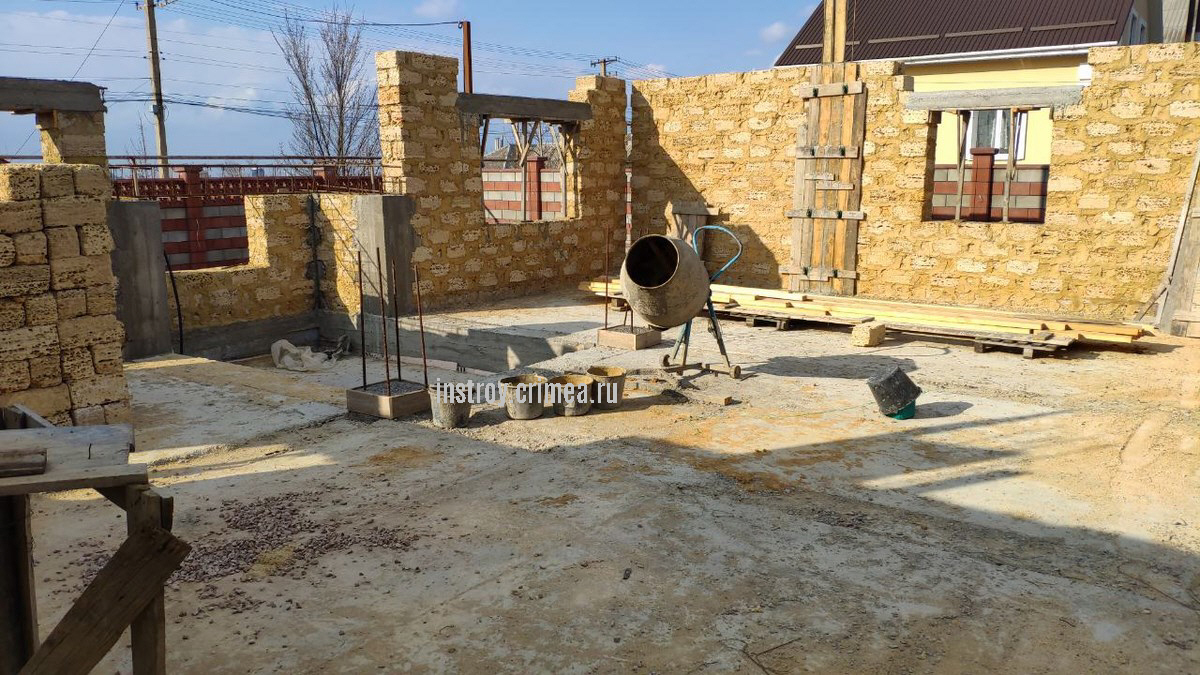 Кладка ракушечника в Крыму