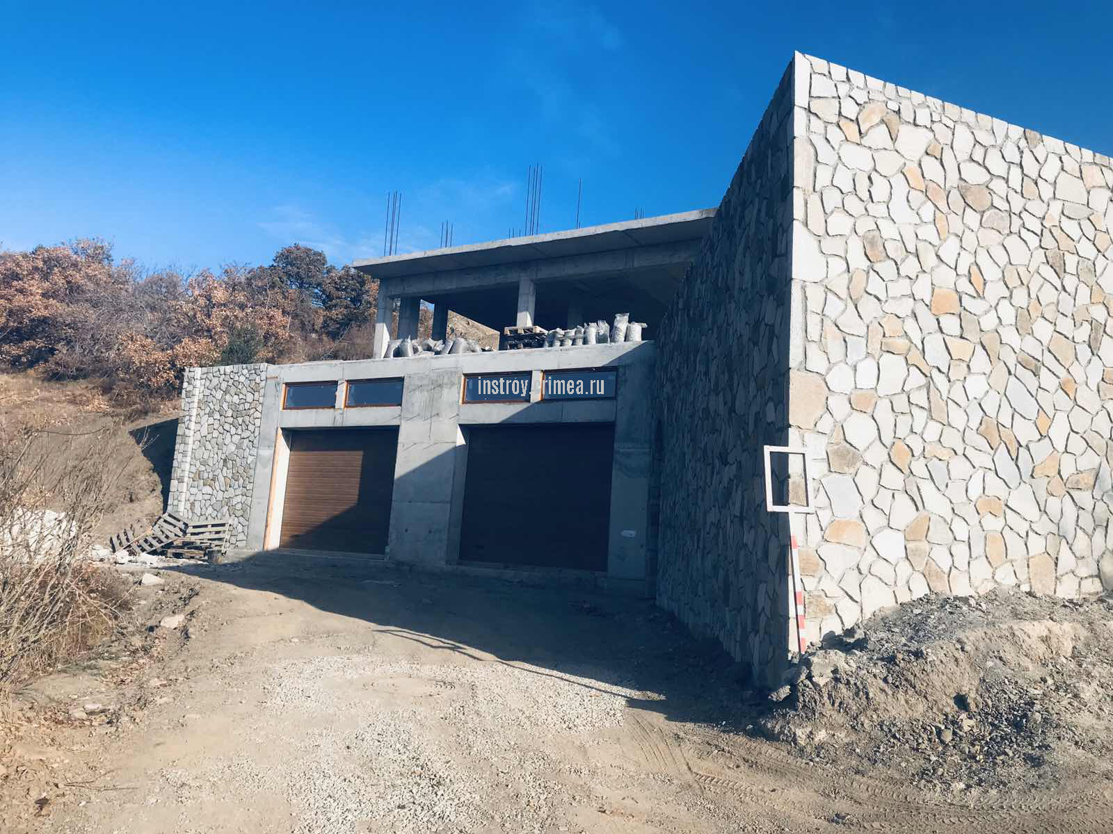 Строительство трехэтажного дом из газобетона в современном стиле с плоской крышей, заказать проект в Симферополе